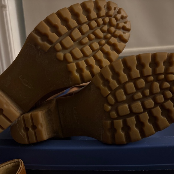 Ugg leather boots warm liking rubber sole with tread size - Picture 7 of 9